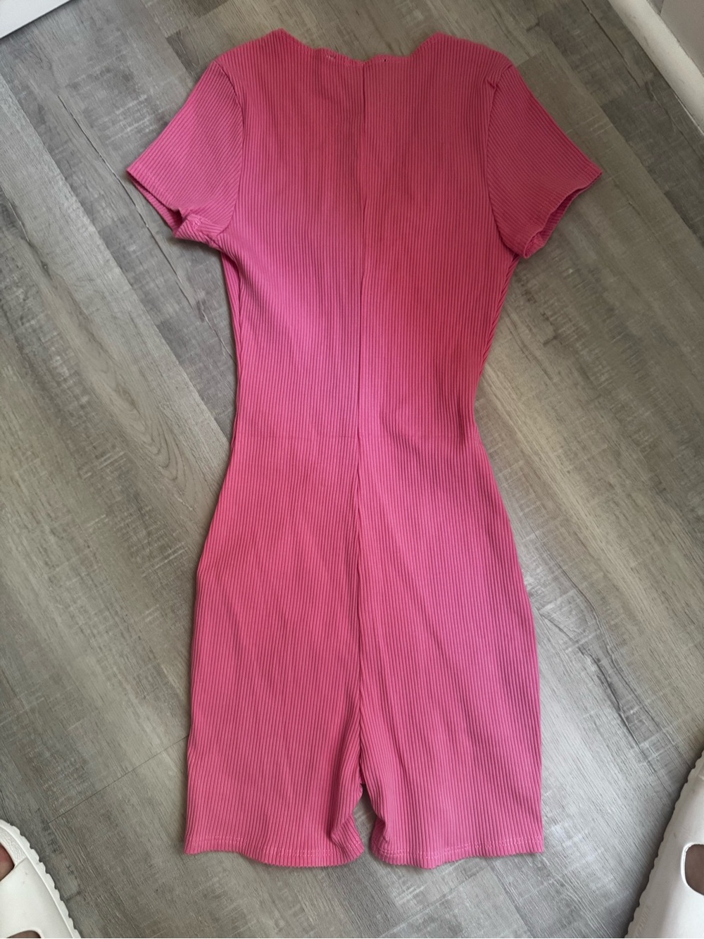 Pink Ribbed Short-Sleeve Zip-Front Romper - Picture 4 of 4